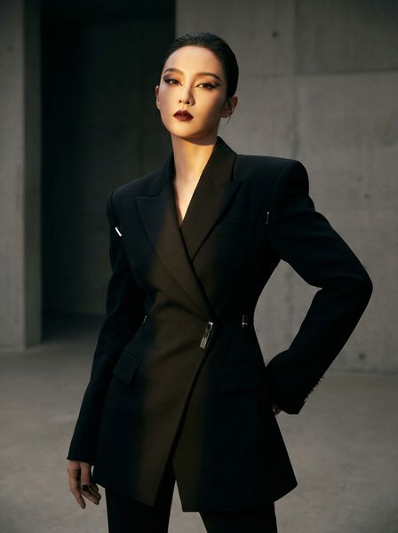 高跟踩踏美图展示-清新文艺视频